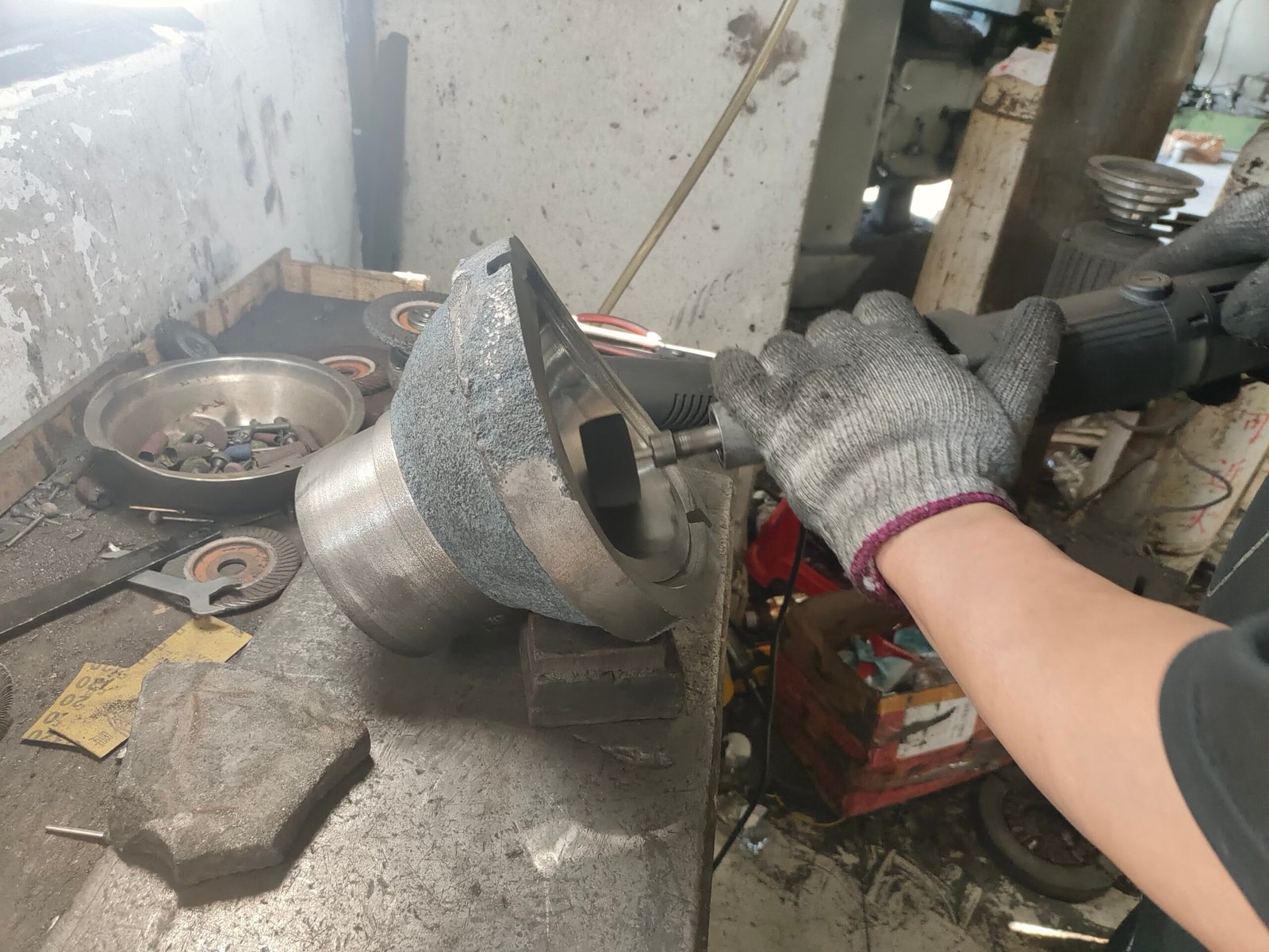Curved glass mould